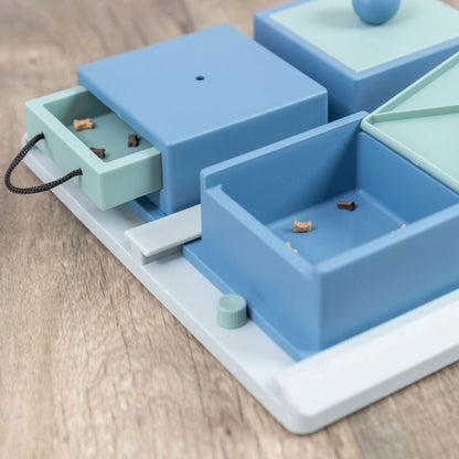 Trixie Dog Activity Poker Box 1